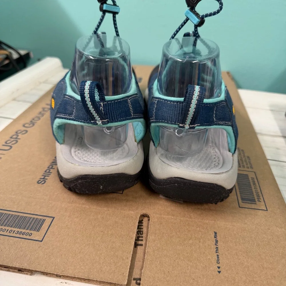Keen Newport H2 Sandals Womens 11 Blue Teal Waterproof Hiking Sport Closed Toe